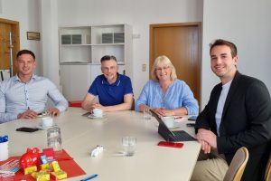 Zum Abschluss trafen sich alle nochmal zum gemeinsamen Gespräch. Maximilian Ziegler, Jochen Müller, Susanne Sommer und Felix Döring (v.l.n.r.)